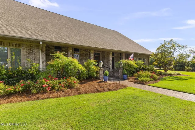 $525,000 | 901 Hackberry Lane, Canton, MS 39046