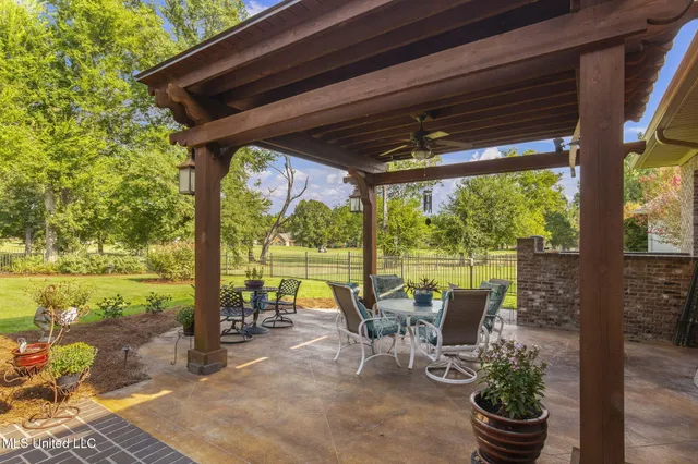 $525,000 | 901 Hackberry Lane, Canton, MS 39046