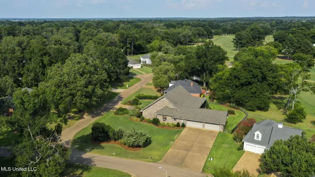 $525,000 | 901 Hackberry Lane, Canton, MS 39046
