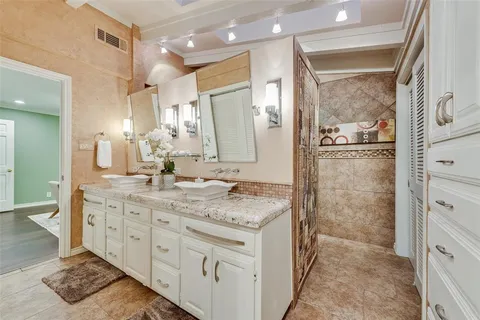 $539,000 | 435 West Northgate Drive, Irving, TX 75062