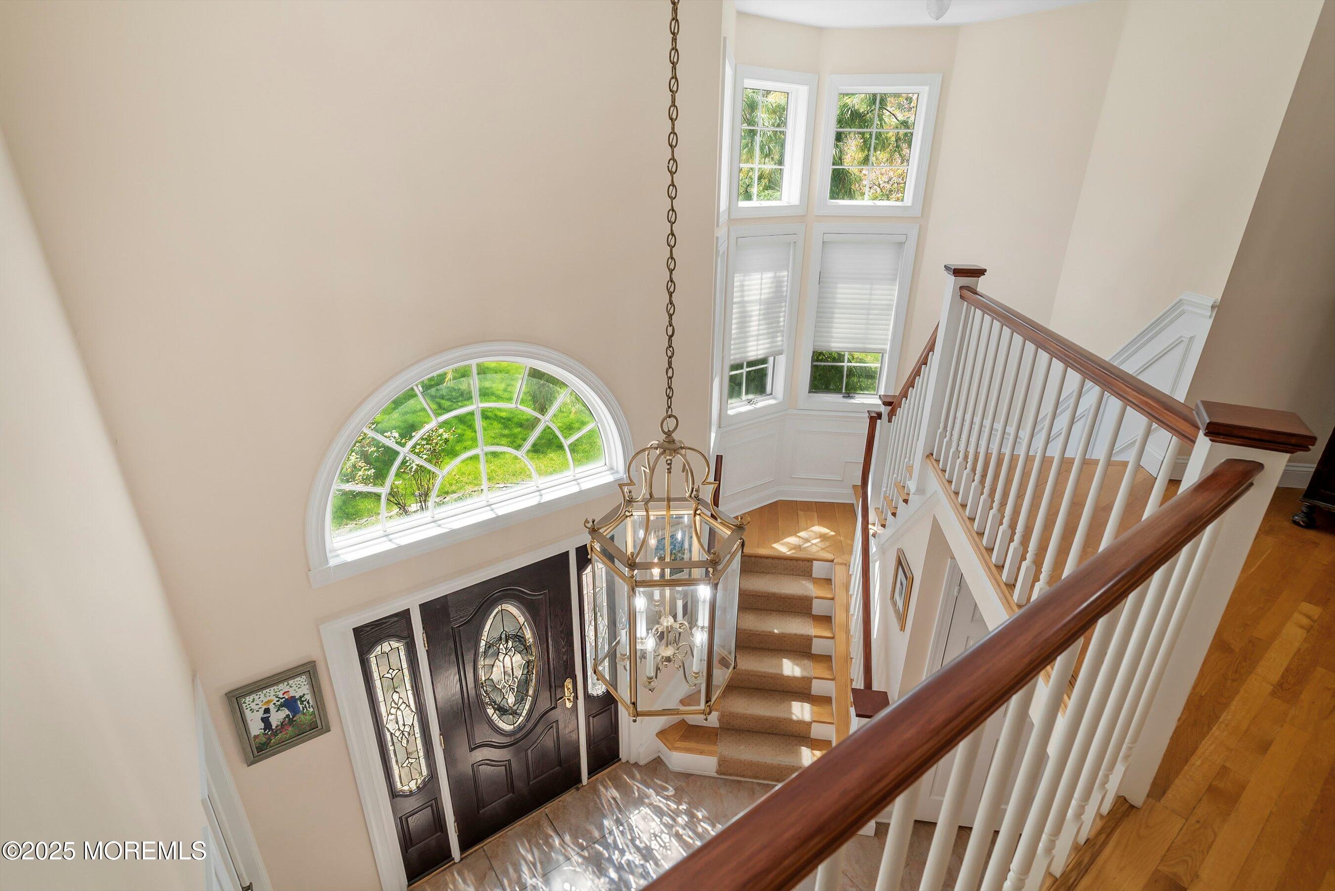 39 Primrose Lane Colts Neck, NJ 07722 - Photo 41 of 52 27-Stairs