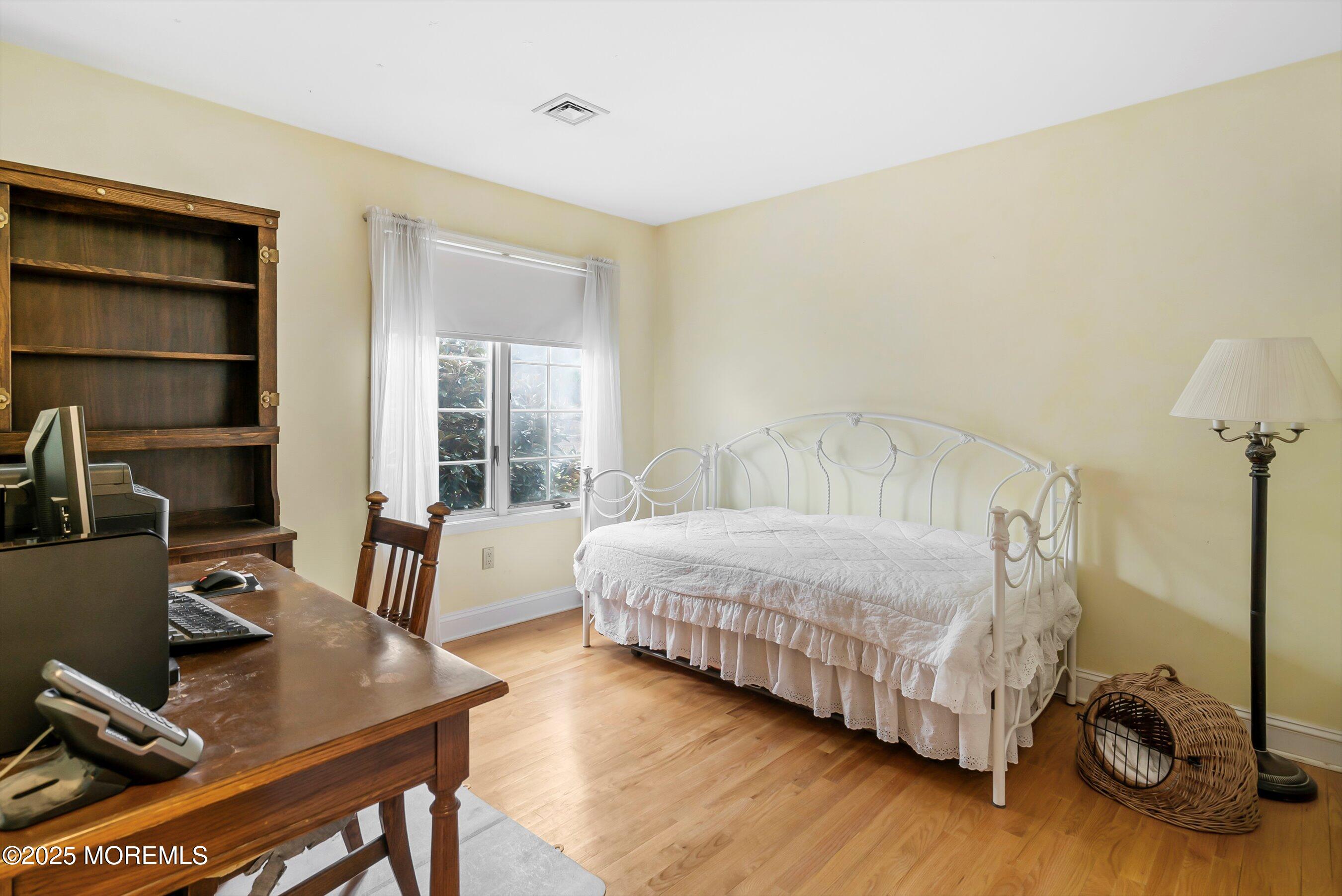 39 Primrose Lane Colts Neck, NJ 07722 - Photo 47 of 52 30-Bed 1