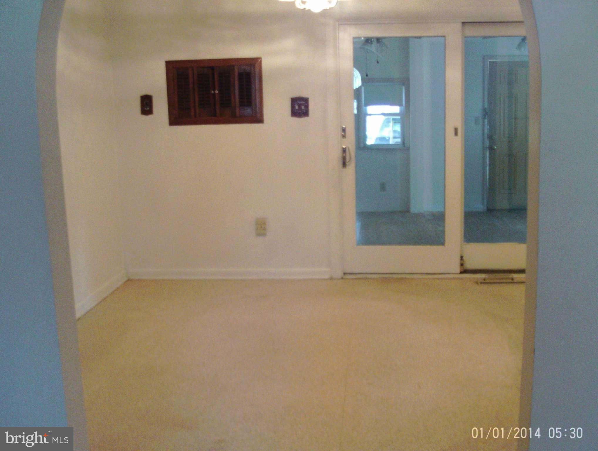 7827 Jamesford Road Baltimore, MD 21222 - Photo 12 of 27 Table space