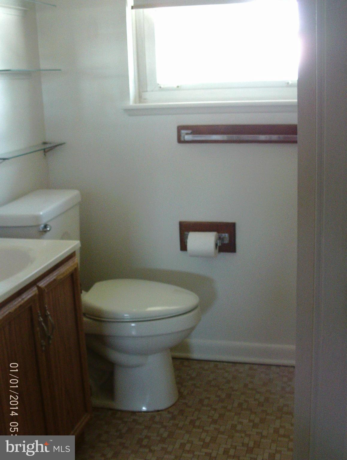7827 Jamesford Road Baltimore, MD 21222 - Photo 17 of 27 Full