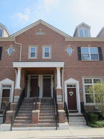 16948 Farmington Road Livonia, MI 48154 - Photo 1 of 20 IMG_8104.JPG