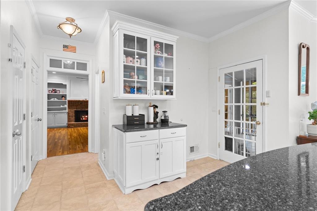 10560 Haynes Bridge Road Alpharetta, GA 30022 - Photo 12 of 60 Gallery Image 12