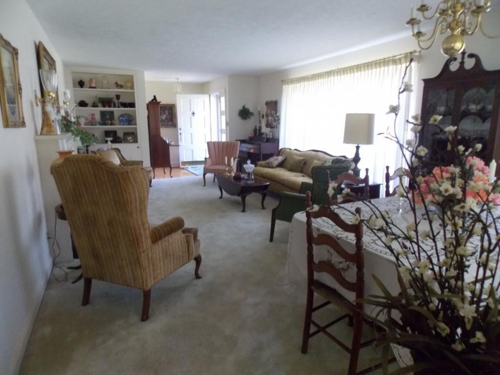 622 Valley Drive Bristol, VA 24201 - Photo 5 of 18 Photo 5