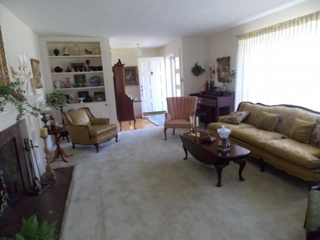622 Valley Drive Bristol, VA 24201 - Photo 8 of 18 Photo 8