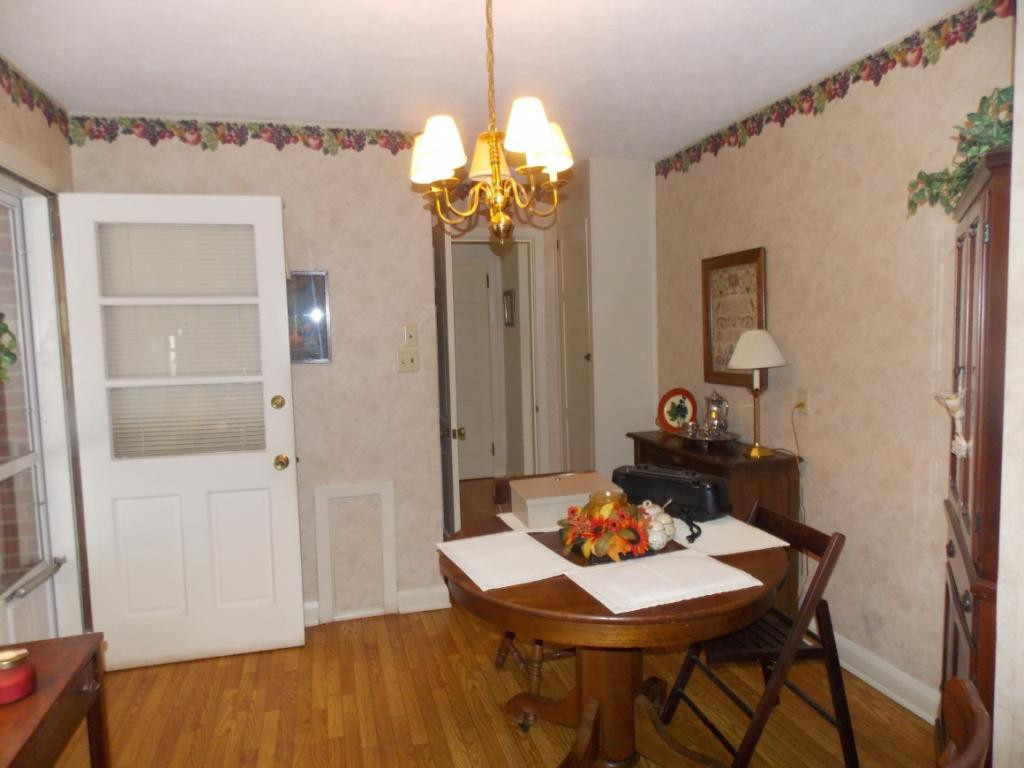 622 Valley Drive Bristol, VA 24201 - Photo 9 of 18 Photo 9