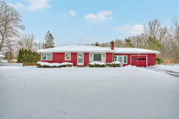 $280,000 | 572 Holt Road, Webster, NY 14580