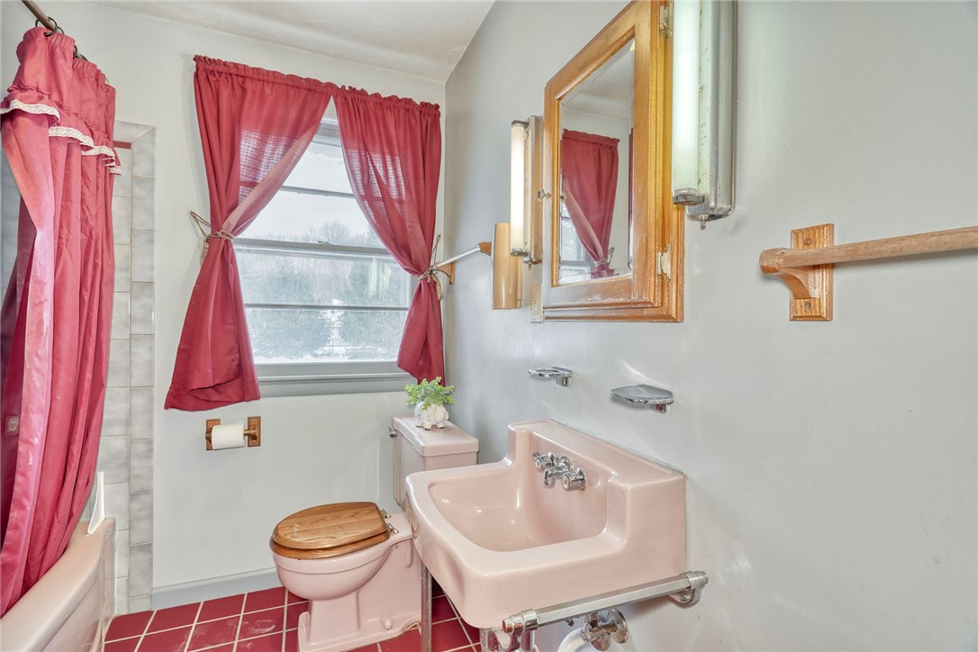 572 Holt Road Webster, NY 14580 - Photo 27 of 39