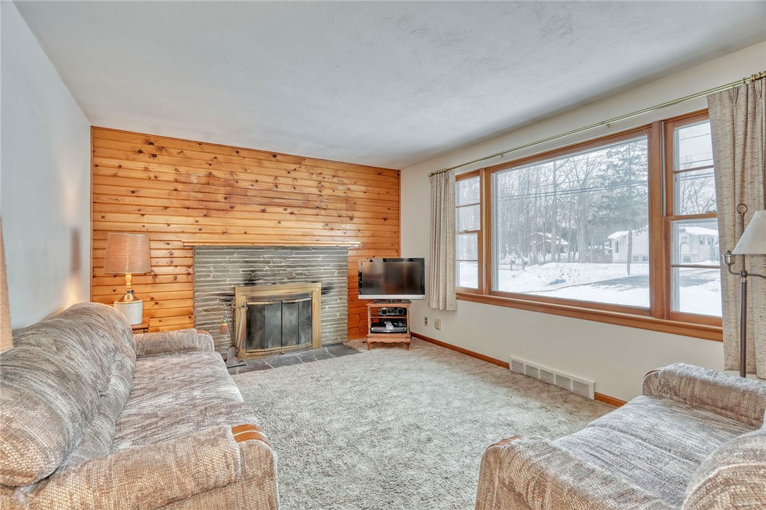 572 Holt Road Webster, NY 14580 - Photo 10 of 39