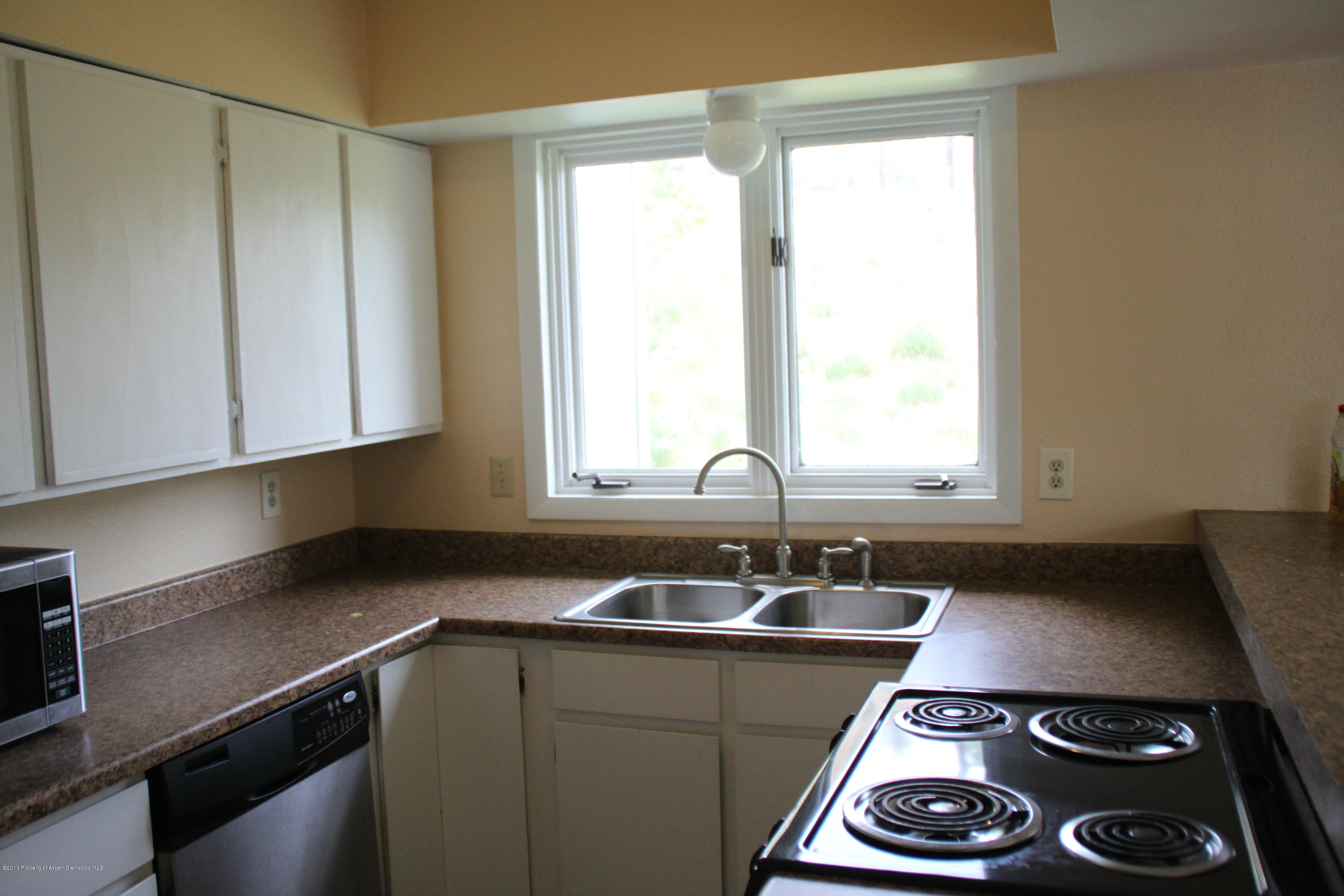 1177 Park Avenue Rifle, CO 81650 - Photo 3 of 6 Kitchen