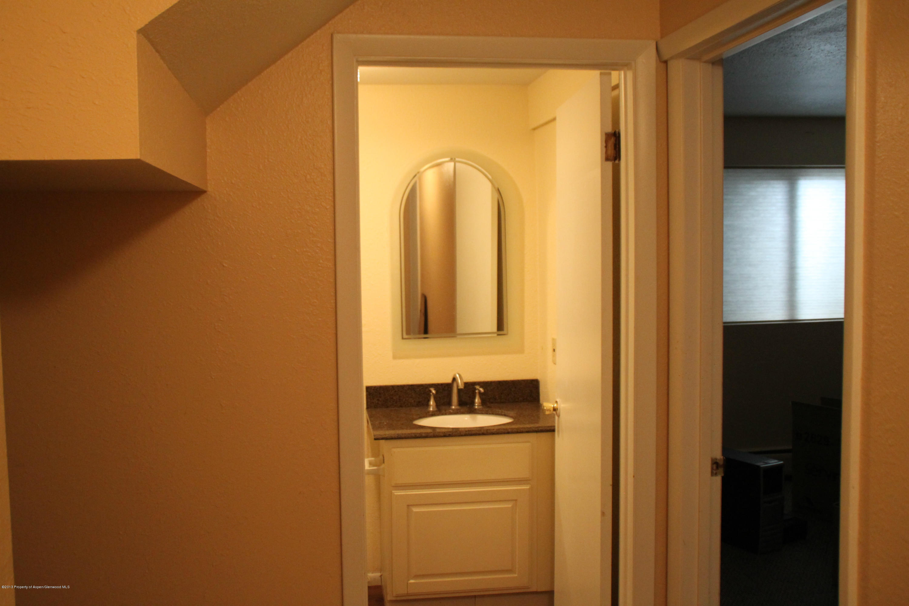 1177 Park Avenue Rifle, CO 81650 - Photo 4 of 6 Bath