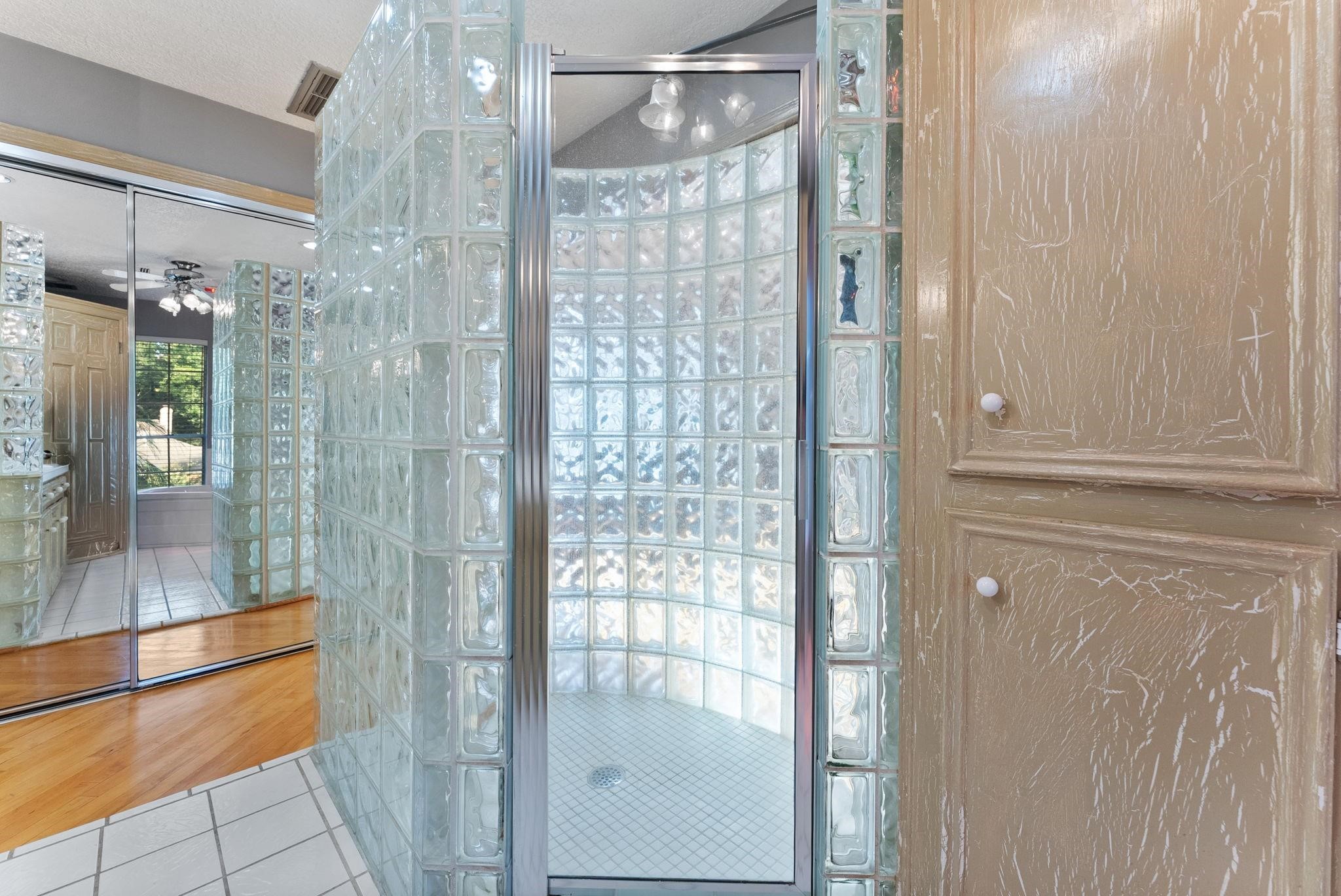 5718 Glenmere Lane Spring, TX 77379 - Photo 32 of 40