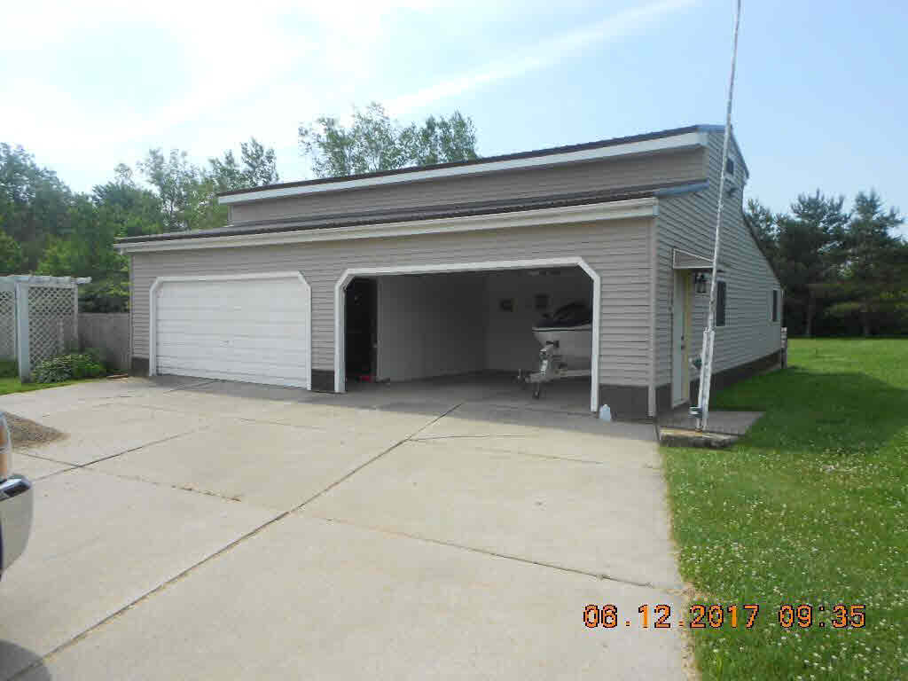 7490 East Lake Road Millington, MI 48746 - Photo 6 of 34 21307596-5.JPG