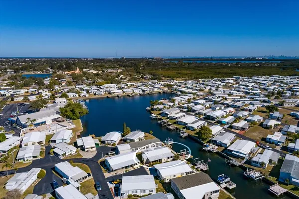 $325,000 | 134 Americana Court Northeast, Unit 216, St. Petersburg, FL 33702