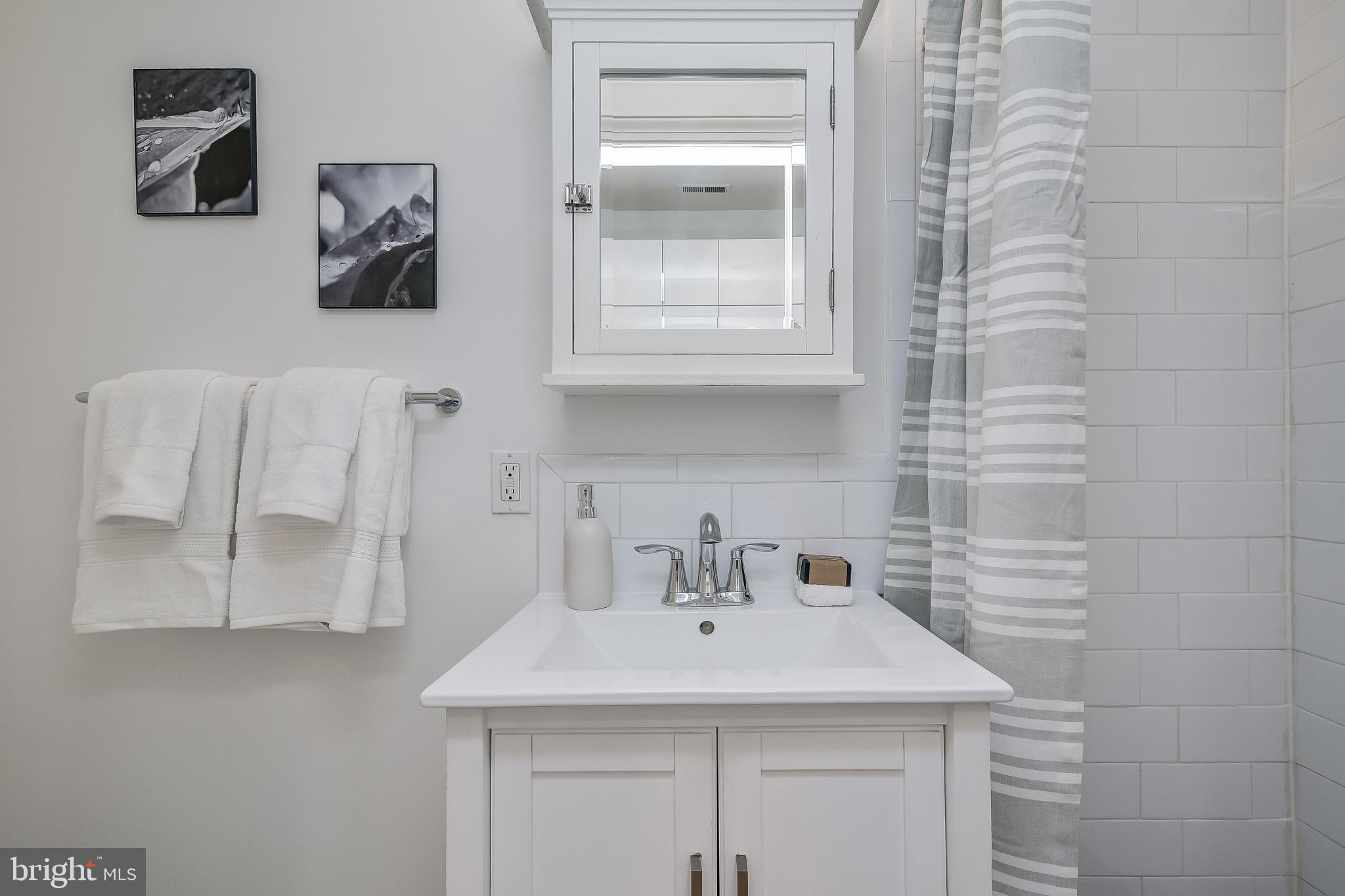 2017 Kalorama Road Northwest, Unit 4 Washington, DC 20009 - Photo 19 of 36 Updated Second Full Bathroom