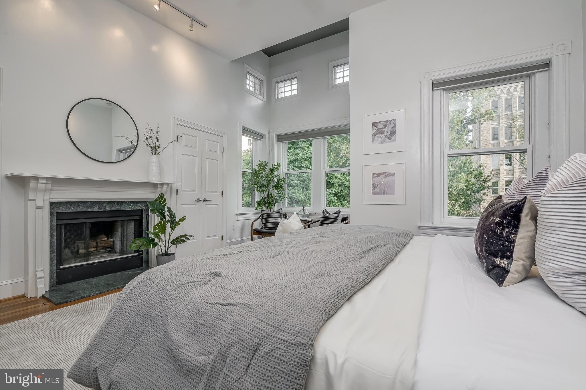 2017 Kalorama Road Northwest, Unit 4 Washington, DC 20009 - Photo 24 of 36 Cathedral Ceiling