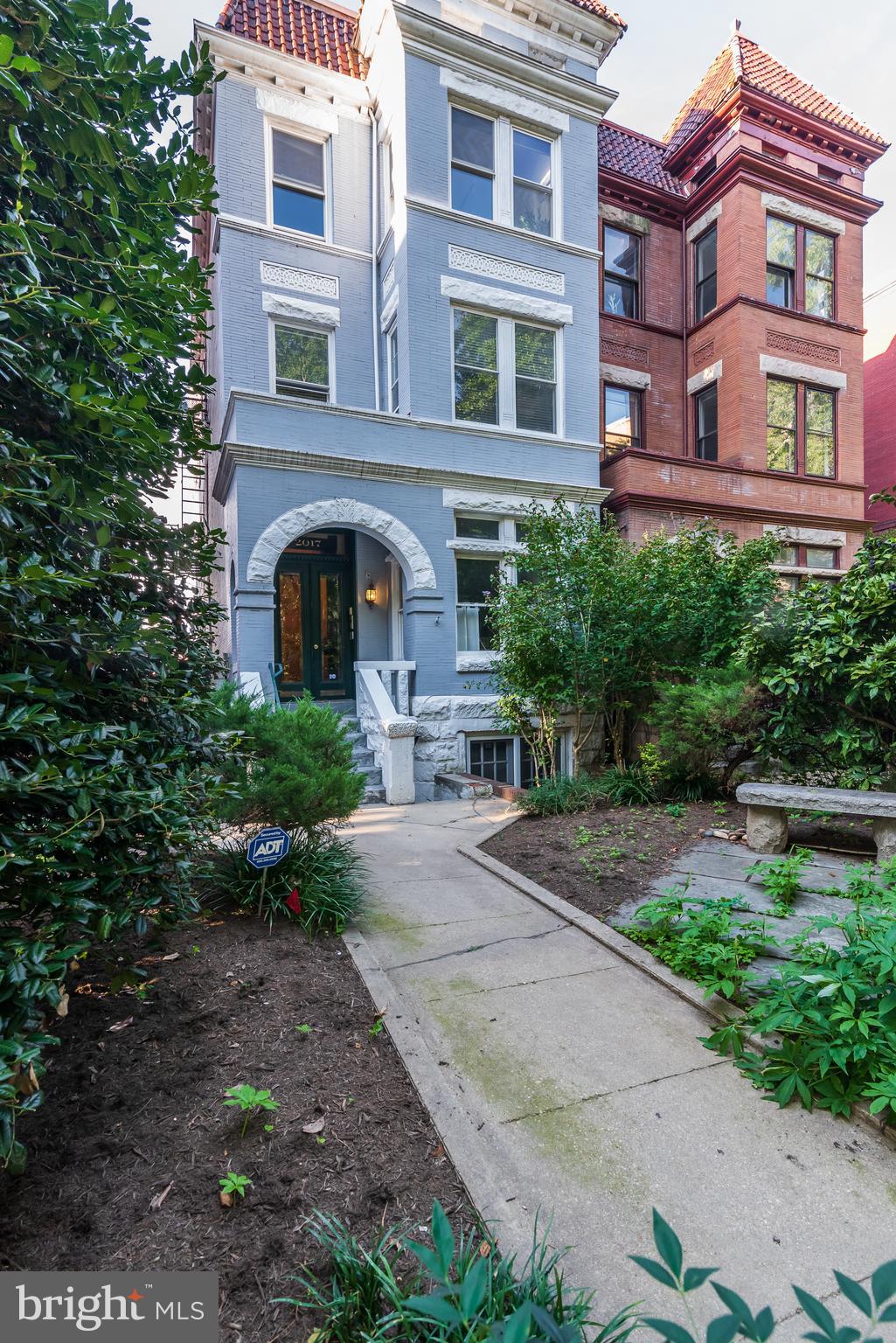 2017 Kalorama Road Northwest, Unit 4 Washington, DC 20009 - Photo 36 of 36 Pocket of greenery prior to entering the building