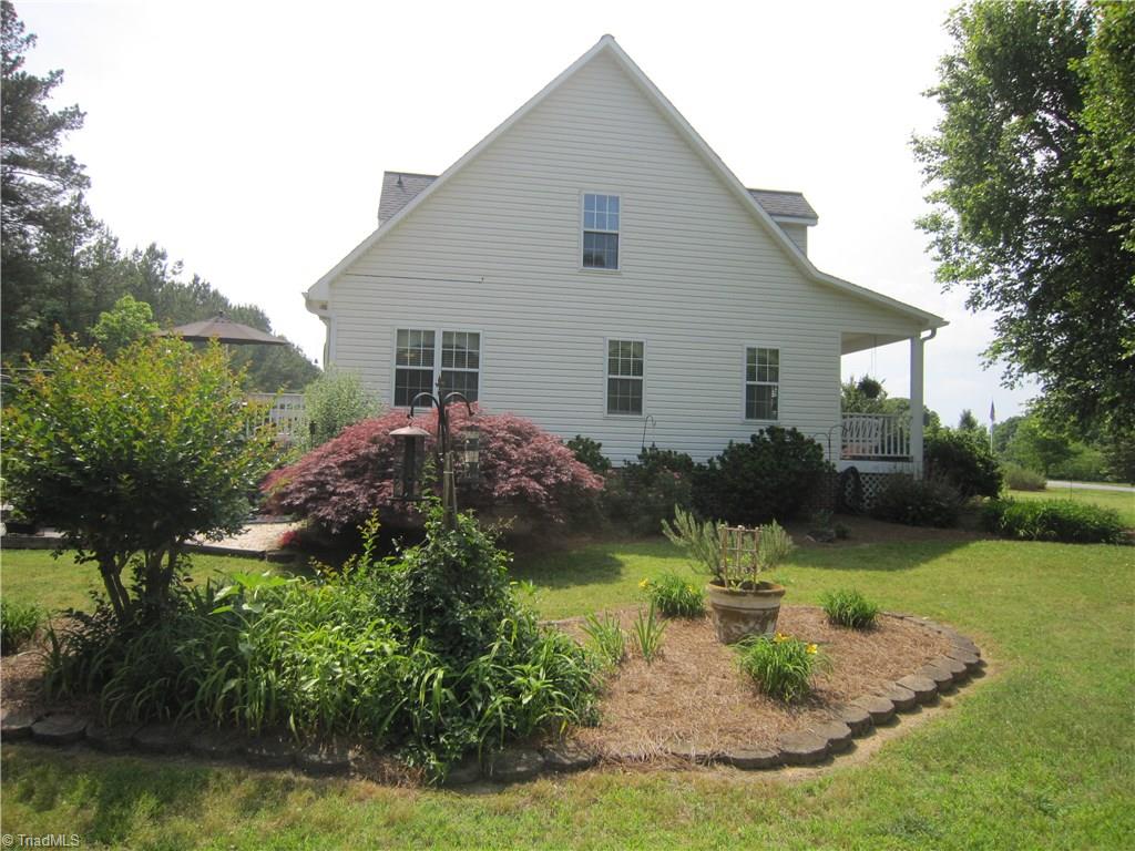 413 Embler Road Lexington, NC 27292 - Photo 9 of 24