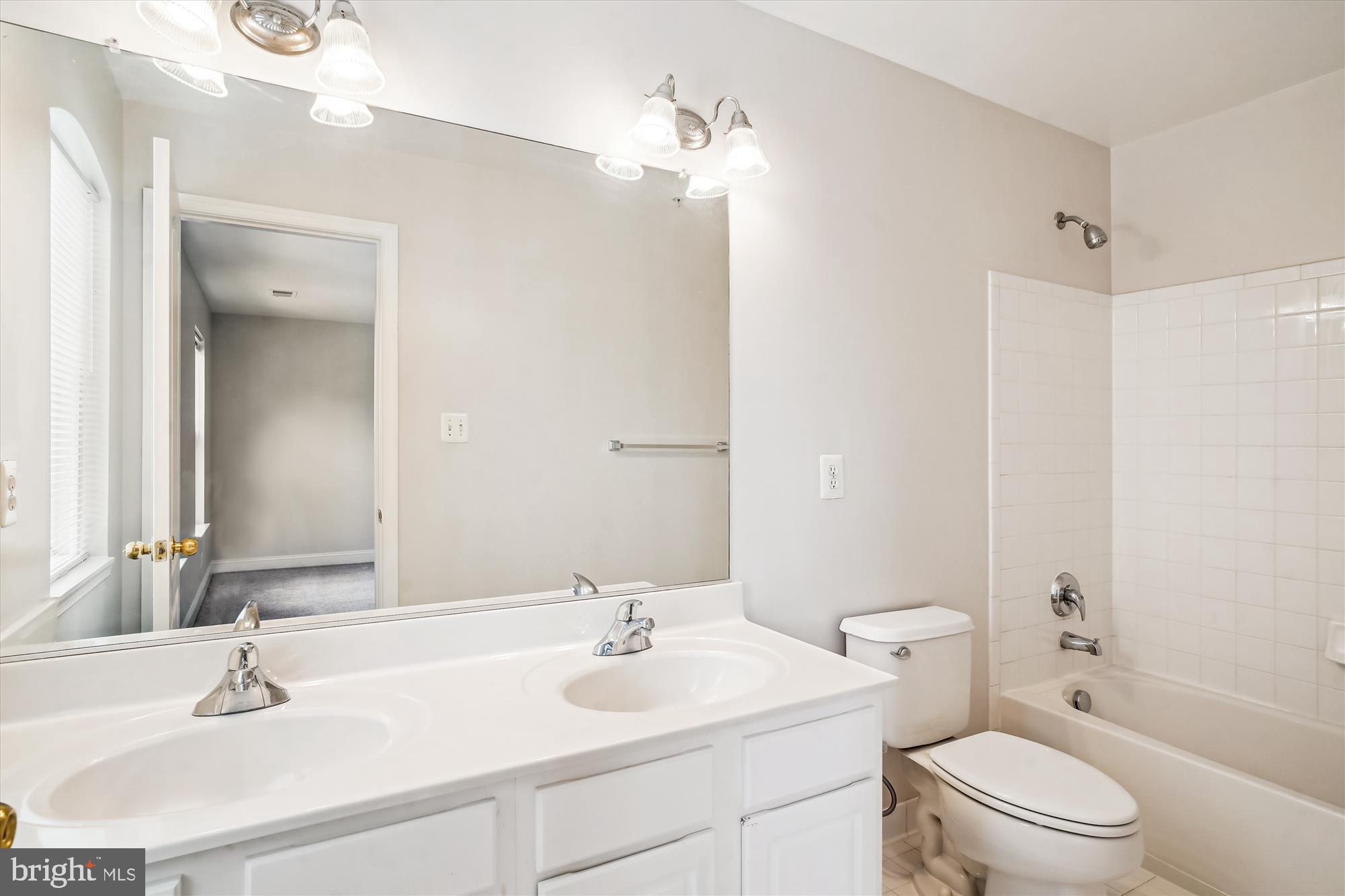 12962 Clarksburg Square Road Clarksburg, MD 20871 - Photo 17 of 39 Bath