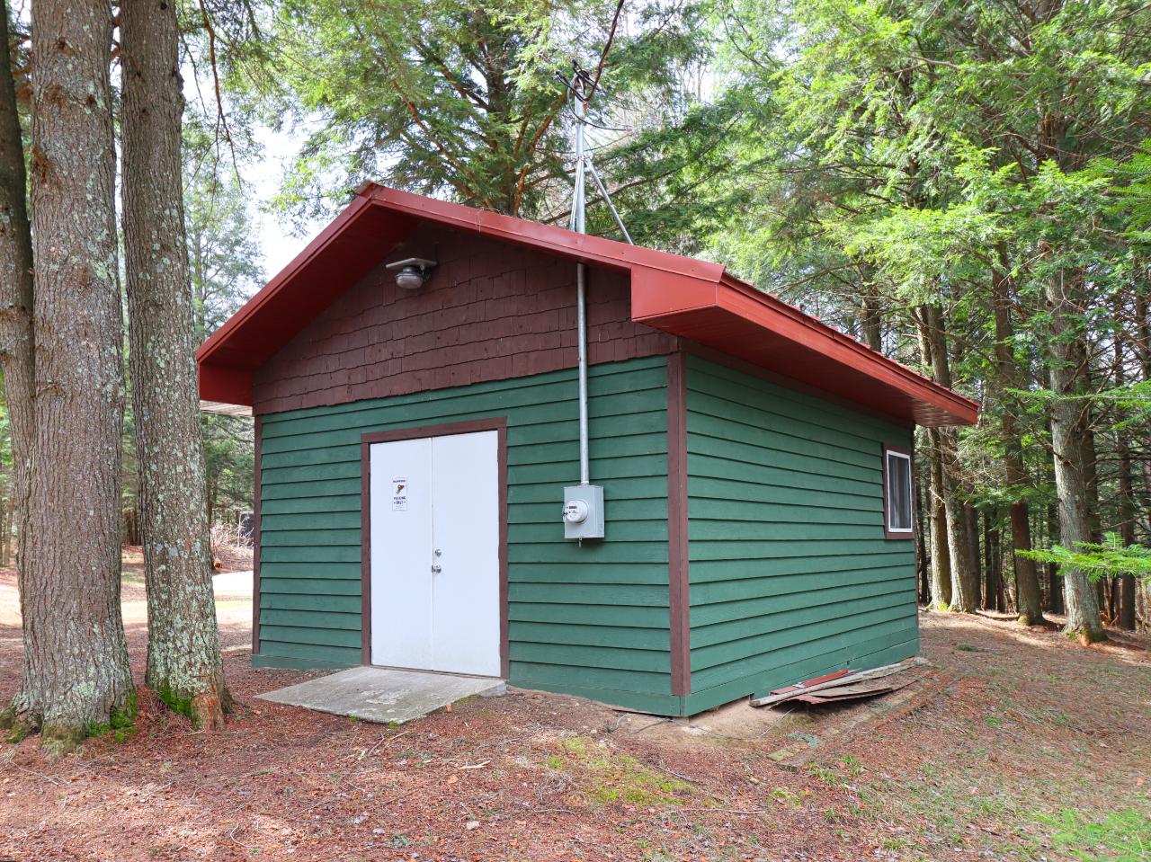 4453 Camp 4 Road Rhinelander, WI 54501 - Photo 2 of 17 Gallery Image 2