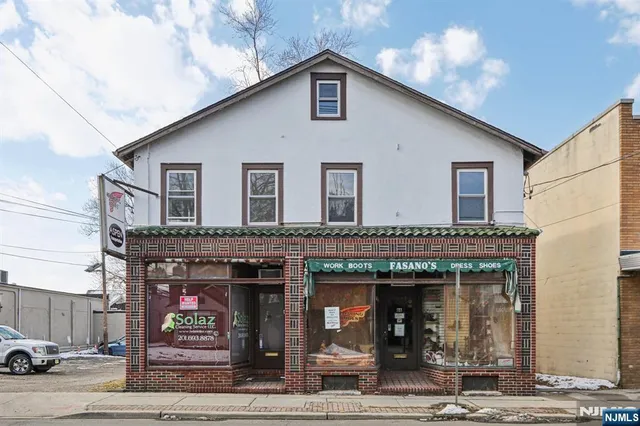 $2,000 | 66 North Washington Avenue, Unit 1, Bergenfield, NJ 07621