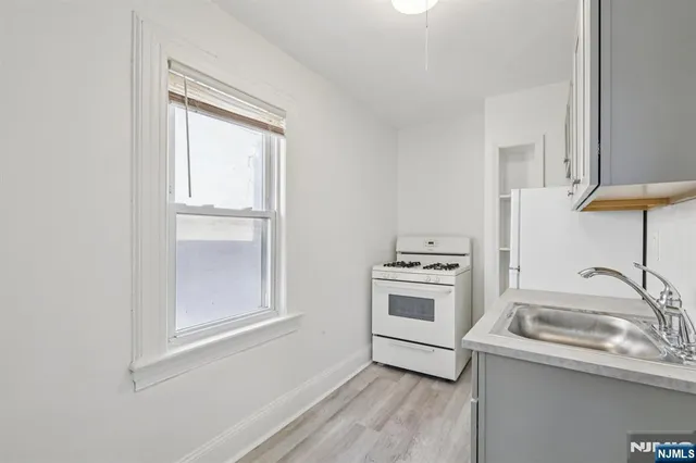 $2,000 | 66 North Washington Avenue, Unit 1, Bergenfield, NJ 07621