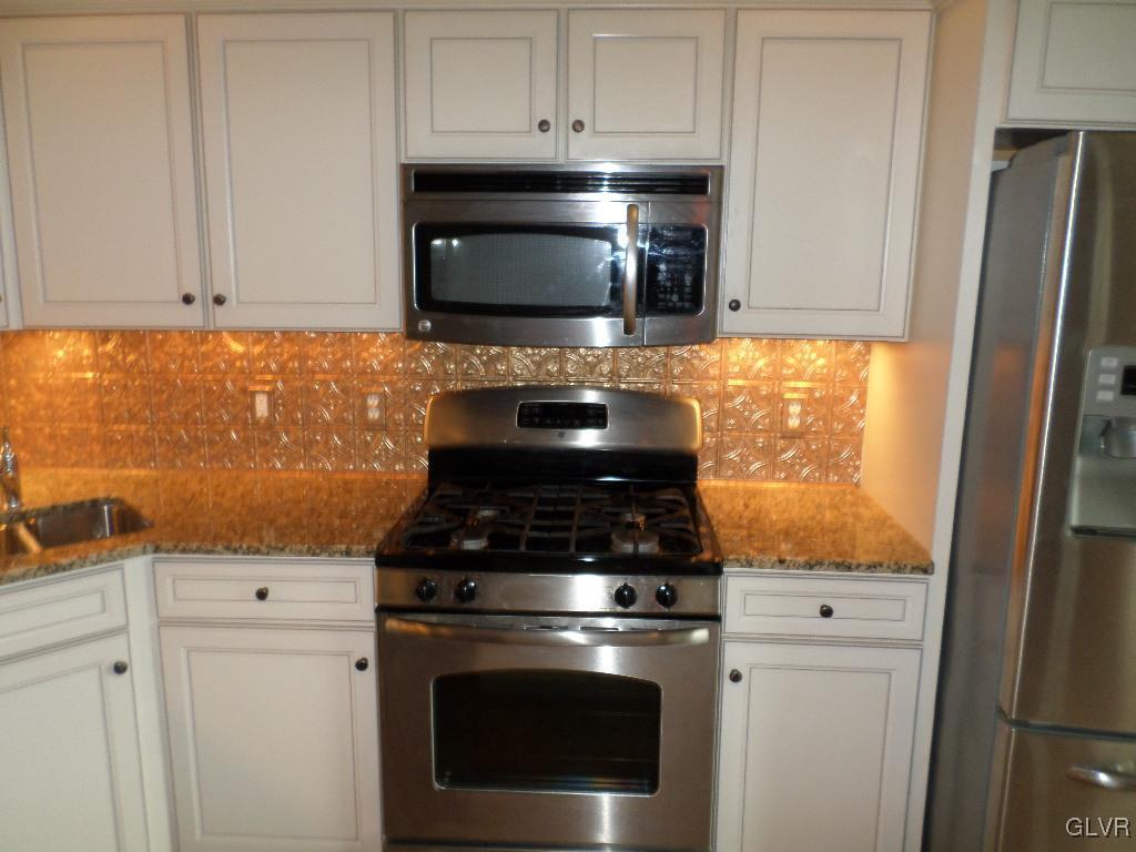 4144 Ross Road Bethlehem, PA 18020 - Photo 5 of 12 Gallery Image 5