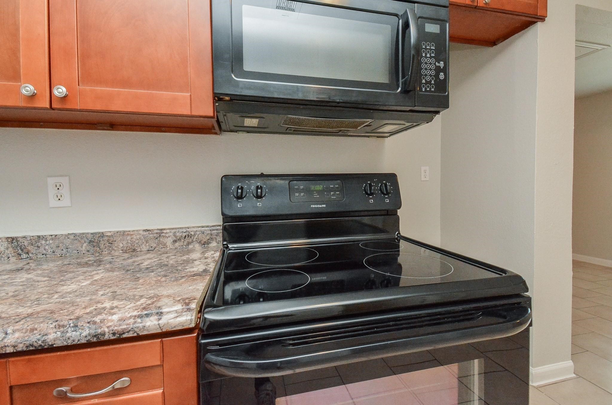 2118 Thonig Road, Unit B Houston, TX 77055 - Photo 13 of 28 Gallery Image 13