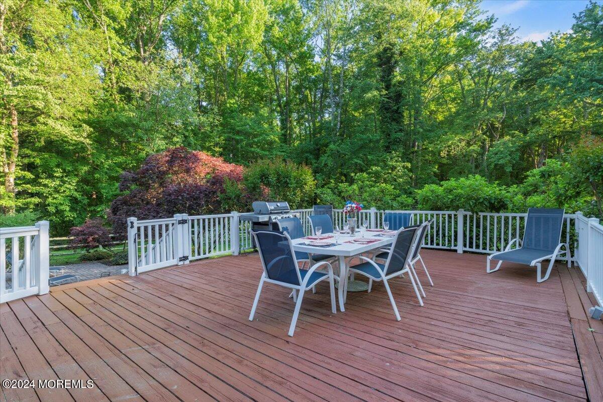 676 Locust Point Road Atlantic Highlands, NJ 07716 - Photo 36 of 56 a outdoor view with a sitting space