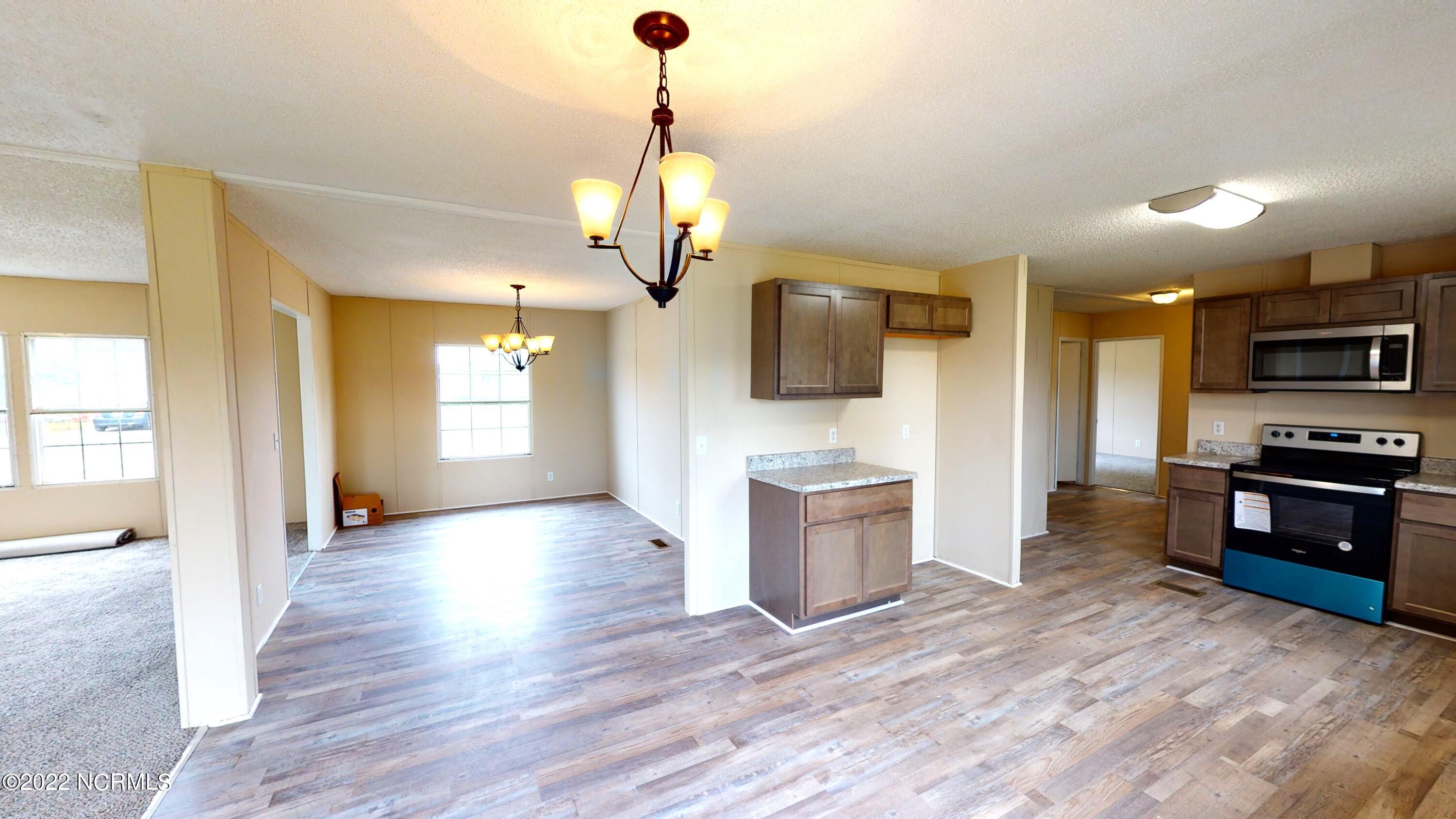 100 Ram's Place Mount Olive, NC 28365 - Photo 6 of 20 7 Dining kitchen