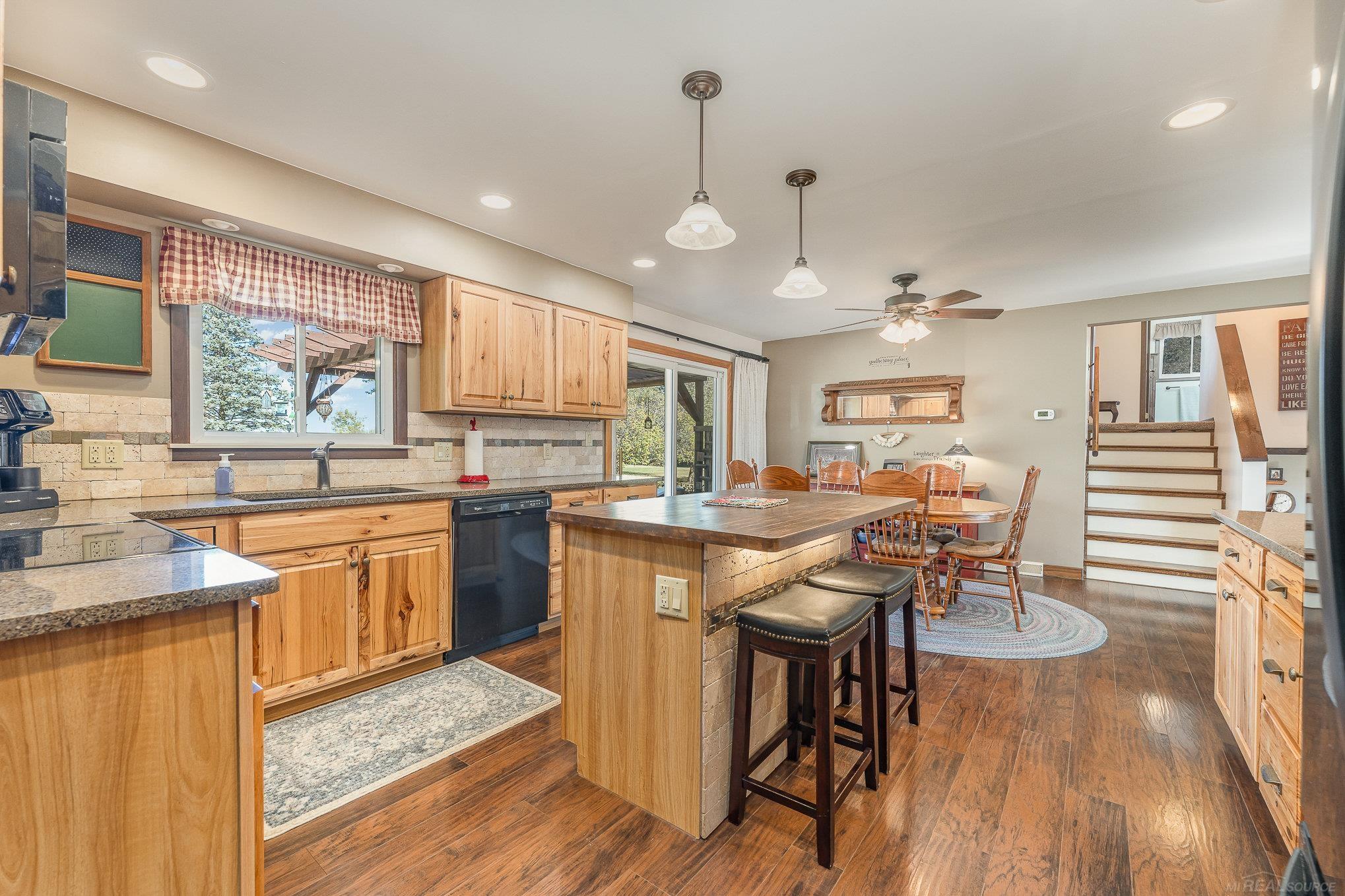 13684 Geddes Road Hemlock, MI 48626 - Photo 15 of 41 50157833-ba1da8e4-5c2c-4884-8779-a14053124a83.JPG