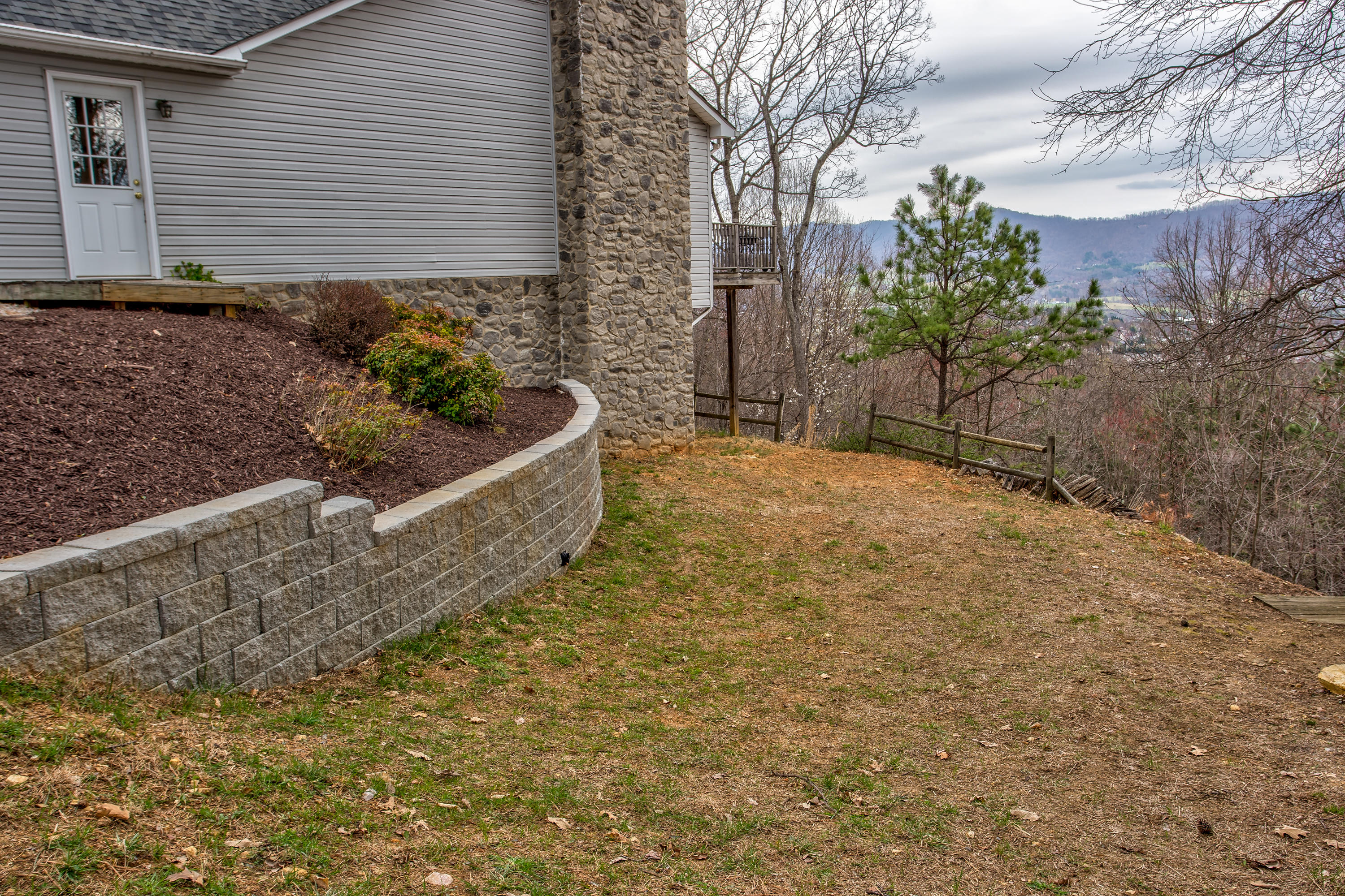 2615 Summit Ridge Road Northeast Roanoke, VA 24012 - Photo 32 of 37 IMG_4