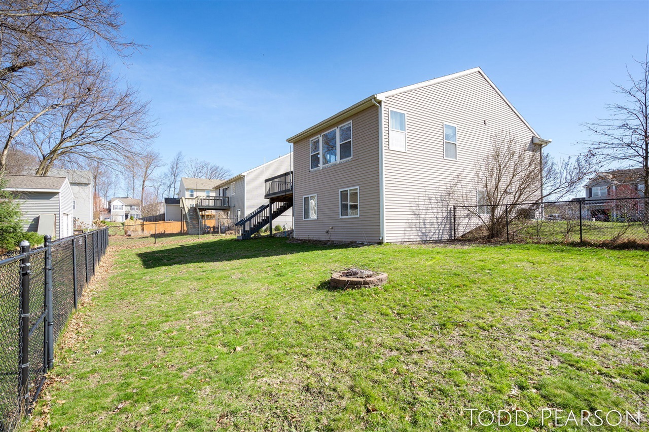 1627 Wales Road Southeast Lowell, MI 49331 - Photo 5 of 25 Gallery Image 5