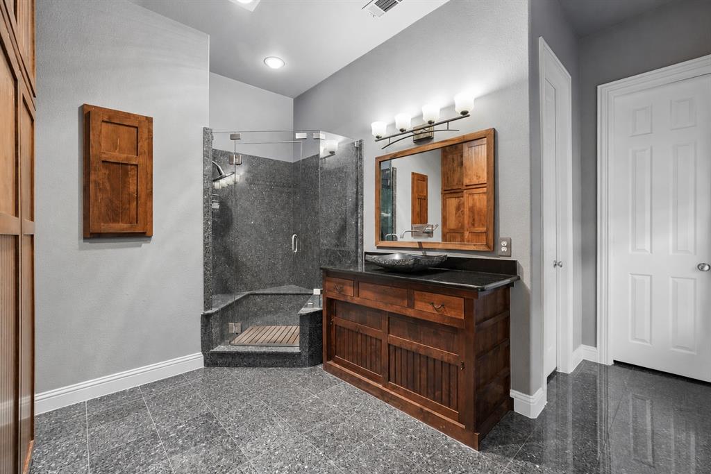 8319 Midway Road Dallas, TX 75209 - Photo 15 of 26