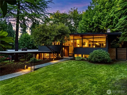 $1,349,000 | 17128 2nd Avenue Southwest, Normandy Park, WA 98166