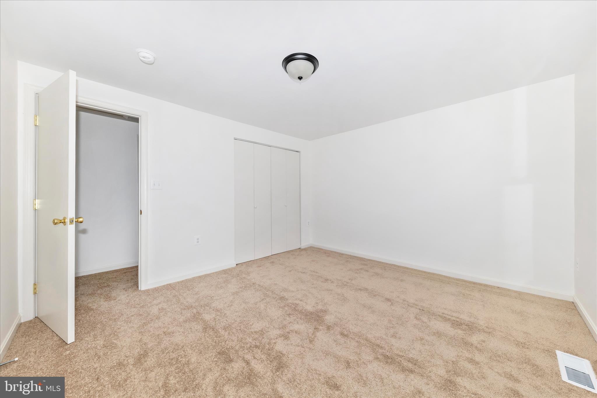 13303 Country Ridge Drive Germantown, MD 20874 - Photo 19 of 45 a view of an empty room