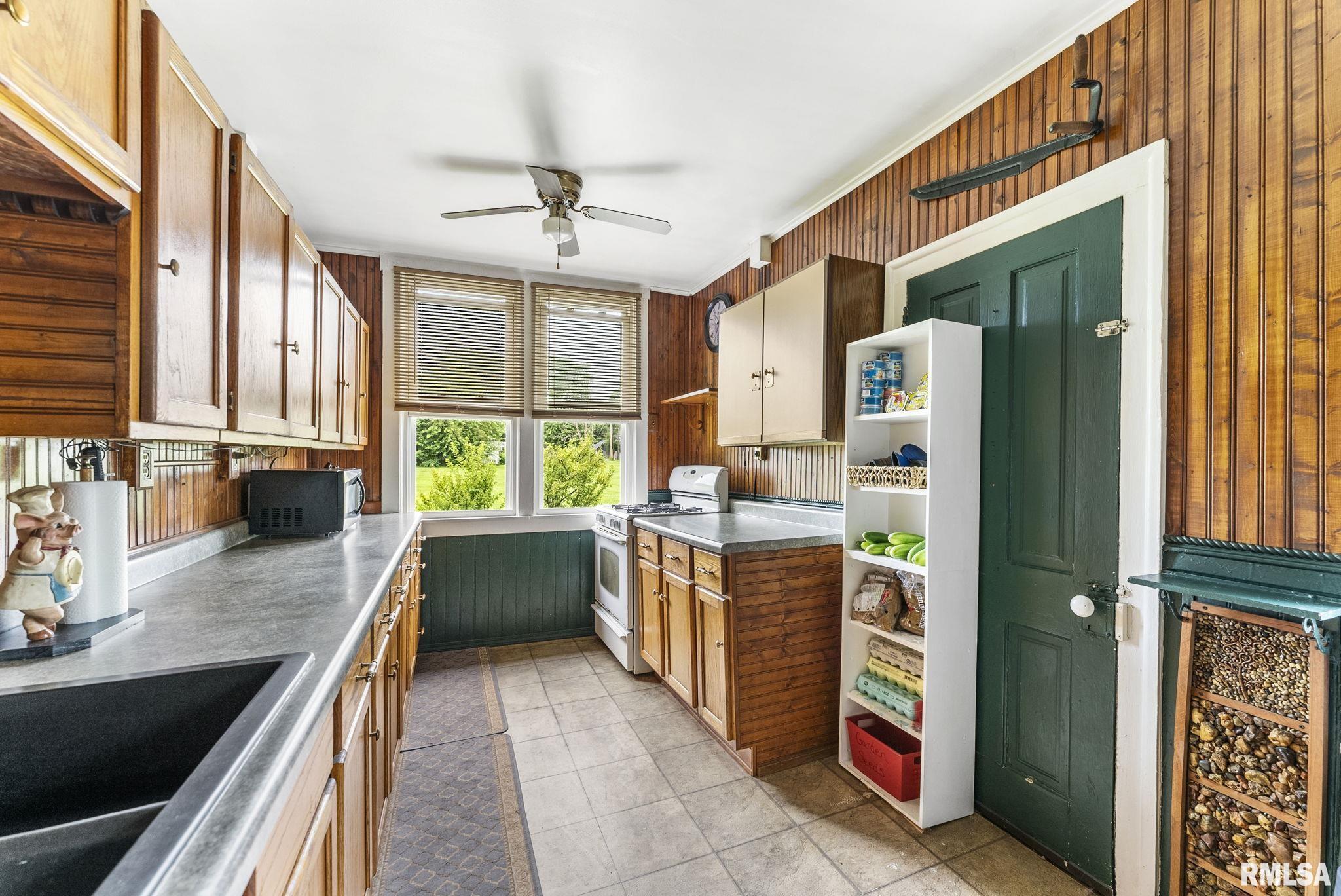 1011 Washington Street Keithsburg, IL 61442 - Photo 14 of 25