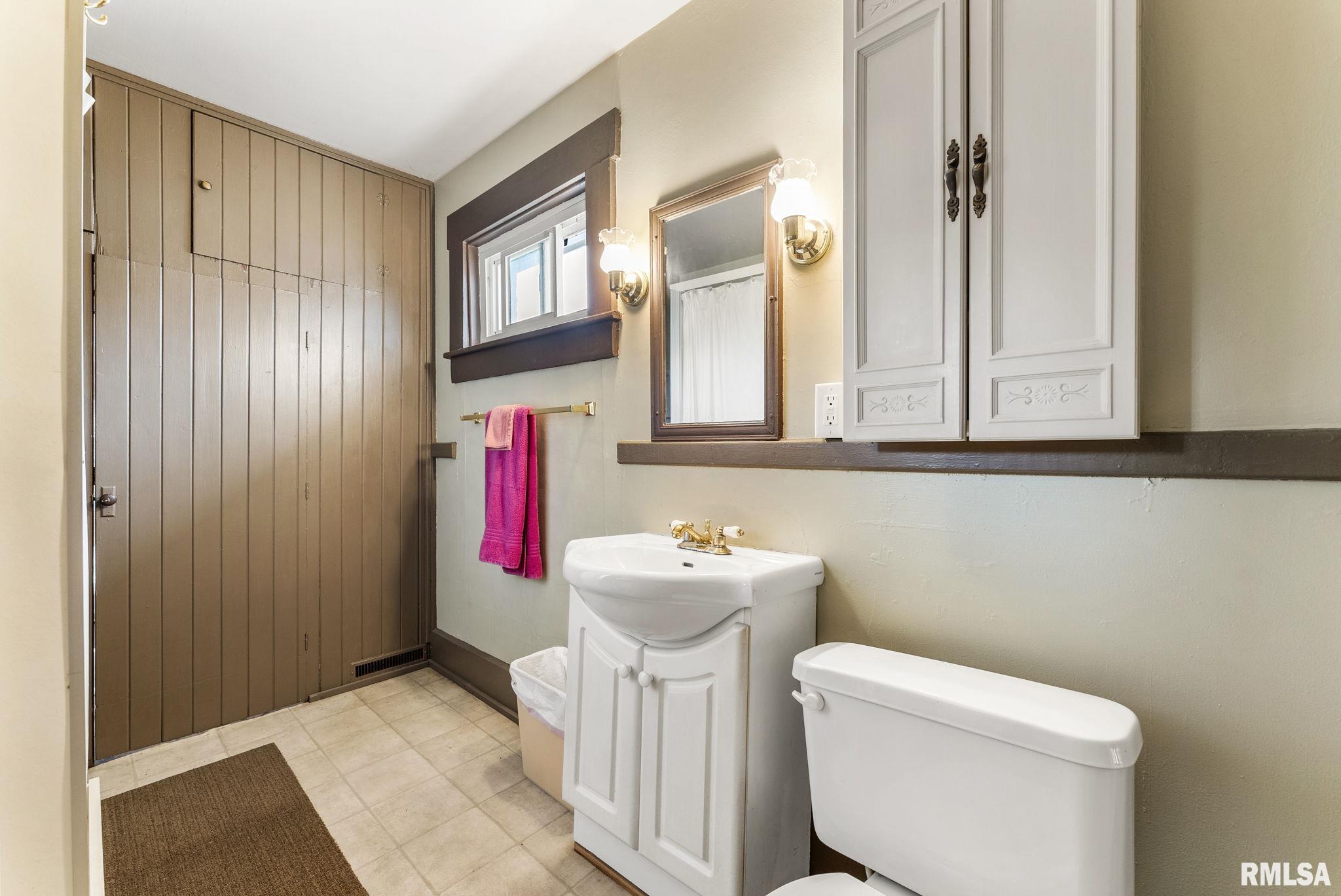 1011 Washington Street Keithsburg, IL 61442 - Photo 19 of 25