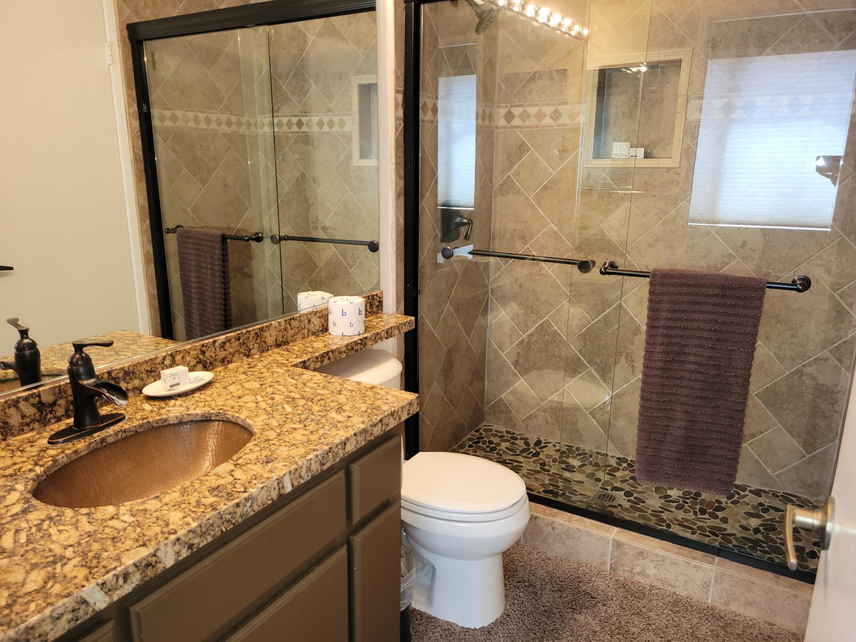 79738 Olympia Fields La Quinta, CA 92253 - Photo 32 of 50 Guest Bath