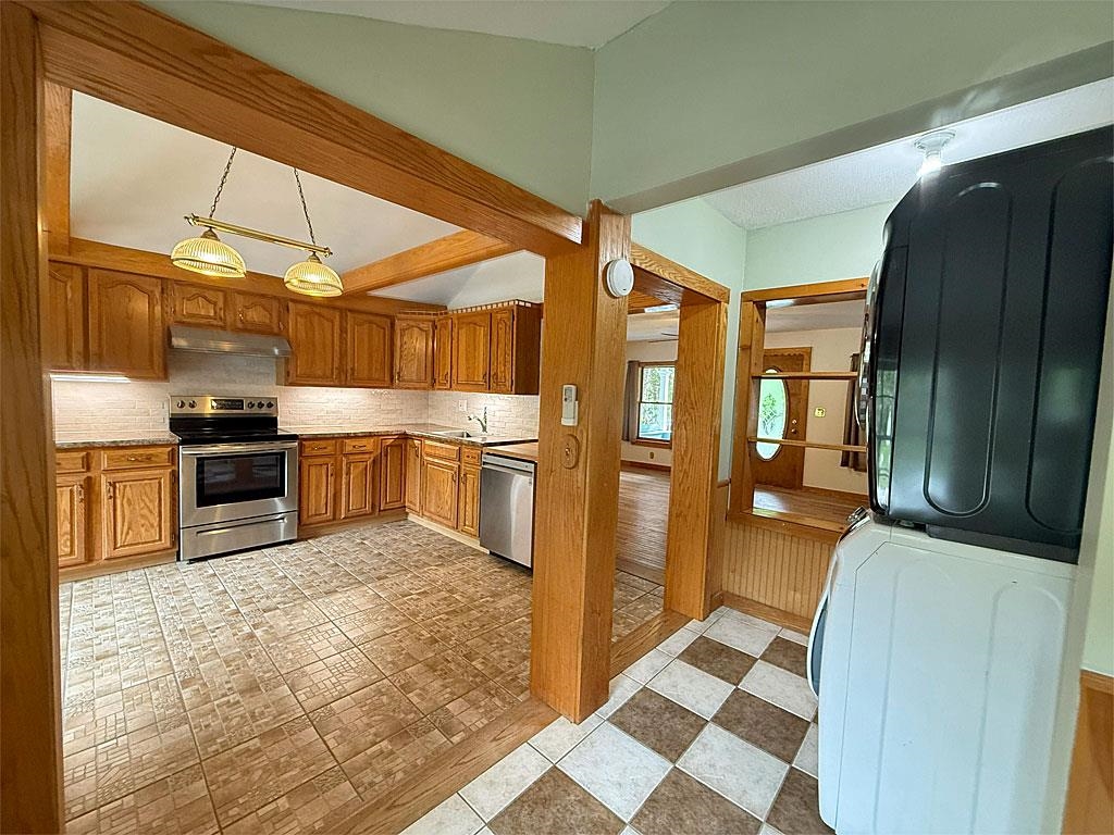 482 Clarendon Avenue West Rutland, VT 05777 - Photo 14 of 45