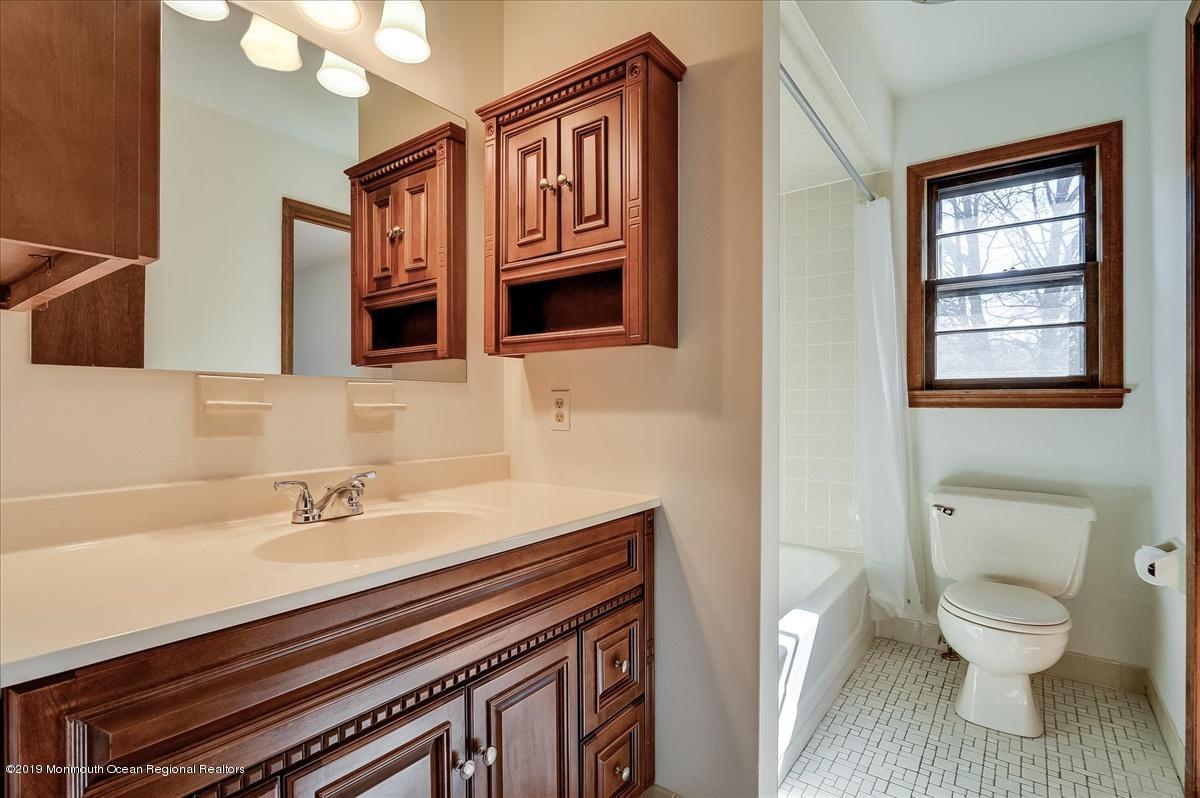 384 Line Road Holmdel, NJ 07733 - Photo 11 of 26 Main Full Bath