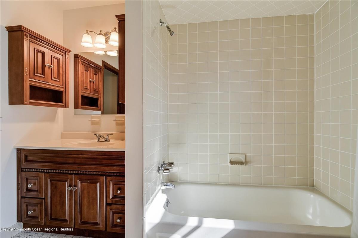 384 Line Road Holmdel, NJ 07733 - Photo 12 of 26 Main Full Bath