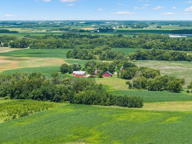 $975,000 | 18625 62nd Street, New Germany, MN 55367