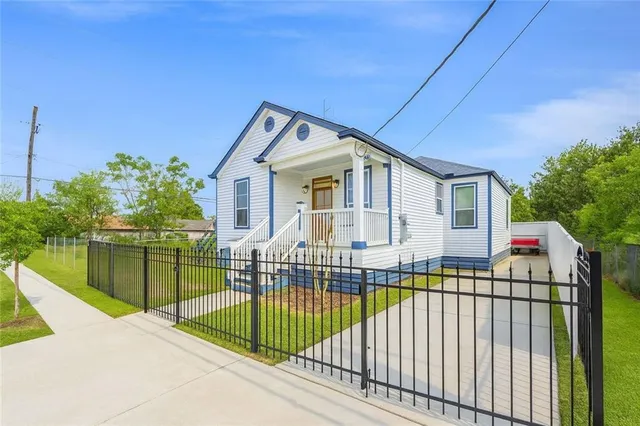 $2,500 | 3410 Lowerline Street, New Orleans, LA 70125