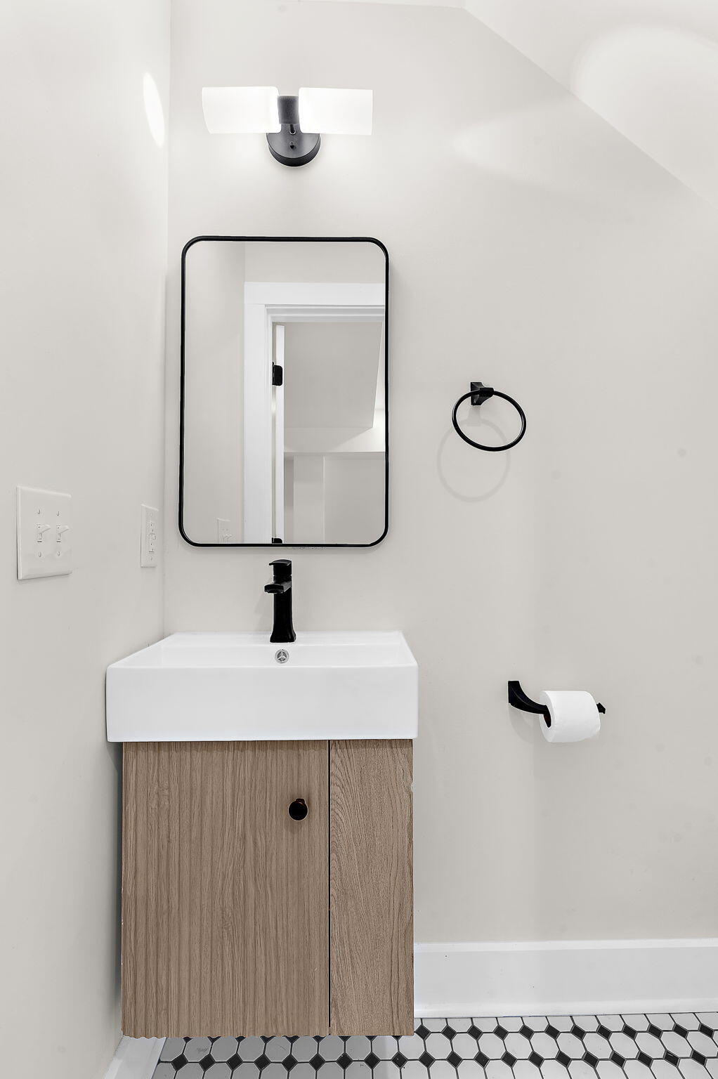 24 Blake Street, Unit B Charleston, SC 29403 - Photo 14 of 32 5-web-or-mls-DSC07510