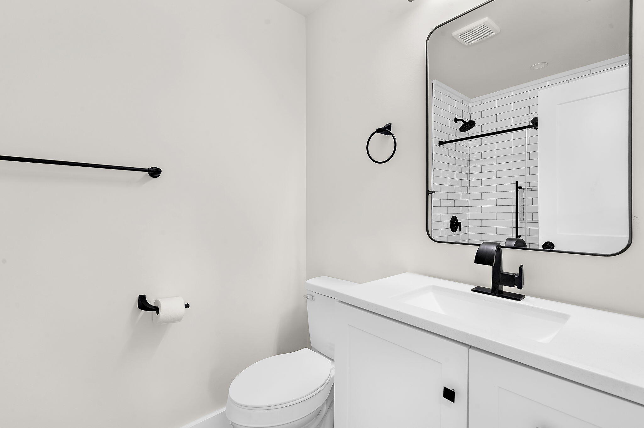 24 Blake Street, Unit B Charleston, SC 29403 - Photo 20 of 32 16-web-or-mls-DSC07575