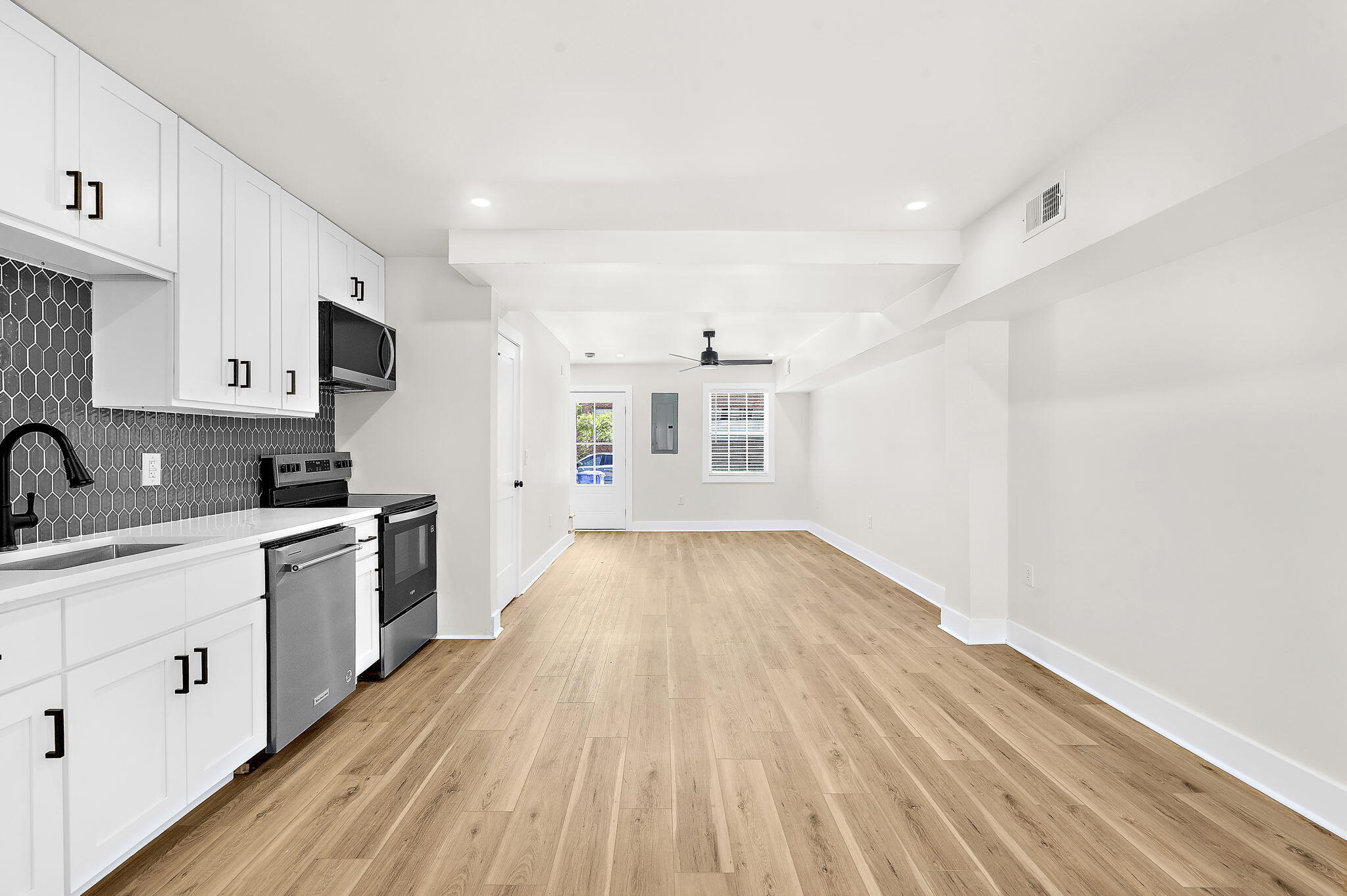 24 Blake Street, Unit B Charleston, SC 29403 - Photo 6 of 32 10-web-or-mls-DSC07545